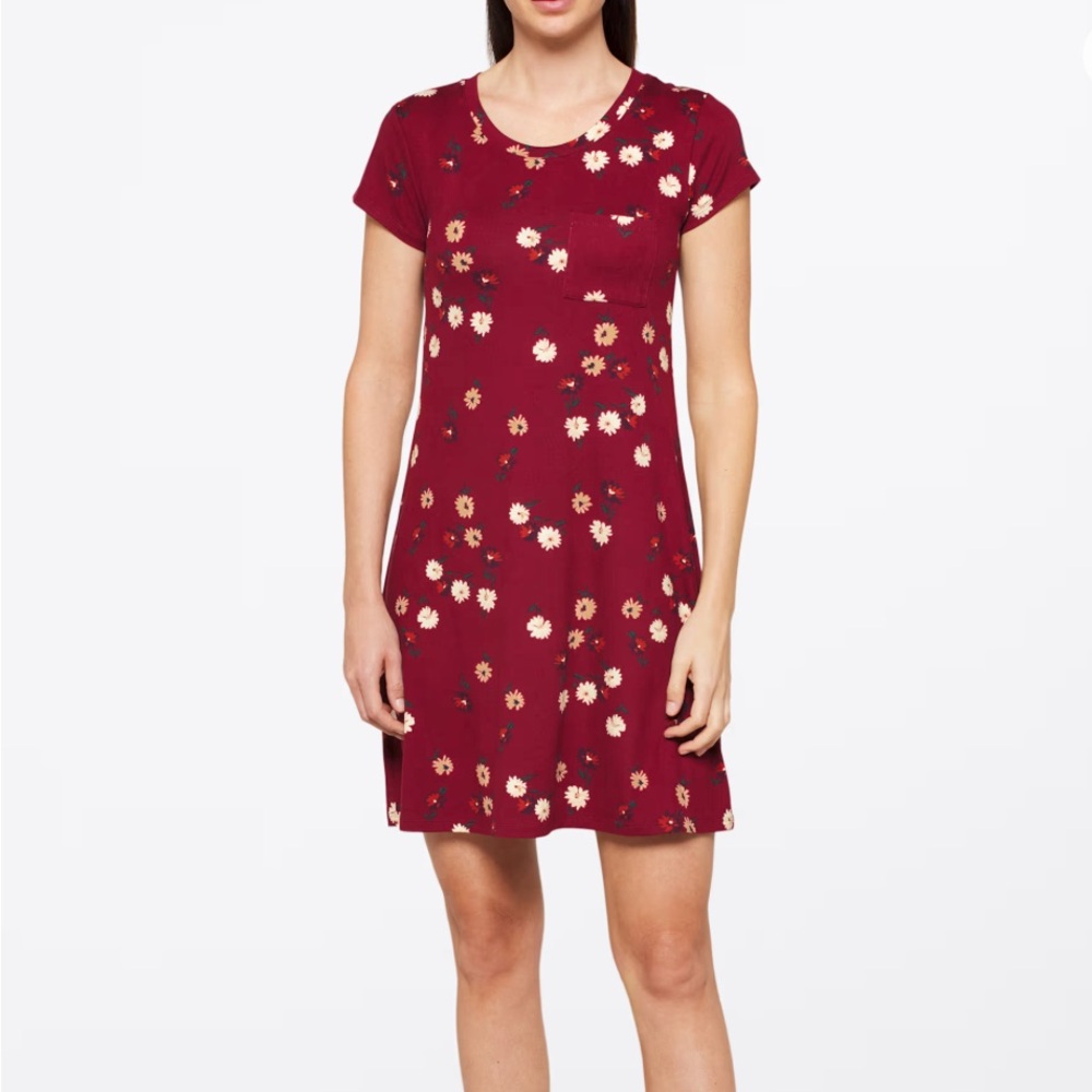 Market & Spruce Alison T Shirt Dress in Burgundy Floral Pattern